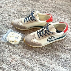 NWOB, Tory Burch Hank sneakers!